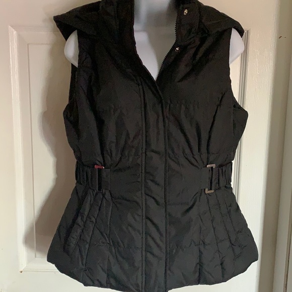 Jackets & Blazers - NWT New York and Company Hooded puffer Vest Size Small